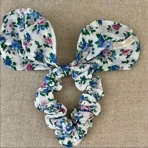 LoveShackFancy | Accessories | Loveshackfancy Scrunchie  display picture 2